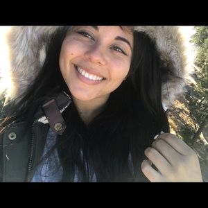 Meet your Posher, Adrianna